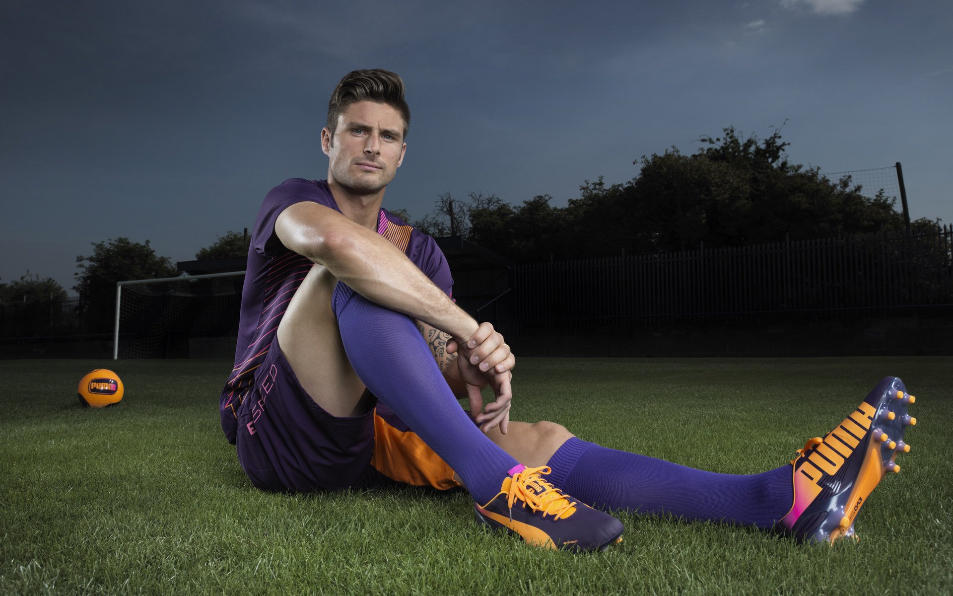 开云体育下载-英格拉姆数据全面爆炸，太阳灼伤热火，当个人英雄主义照亮团队胜利